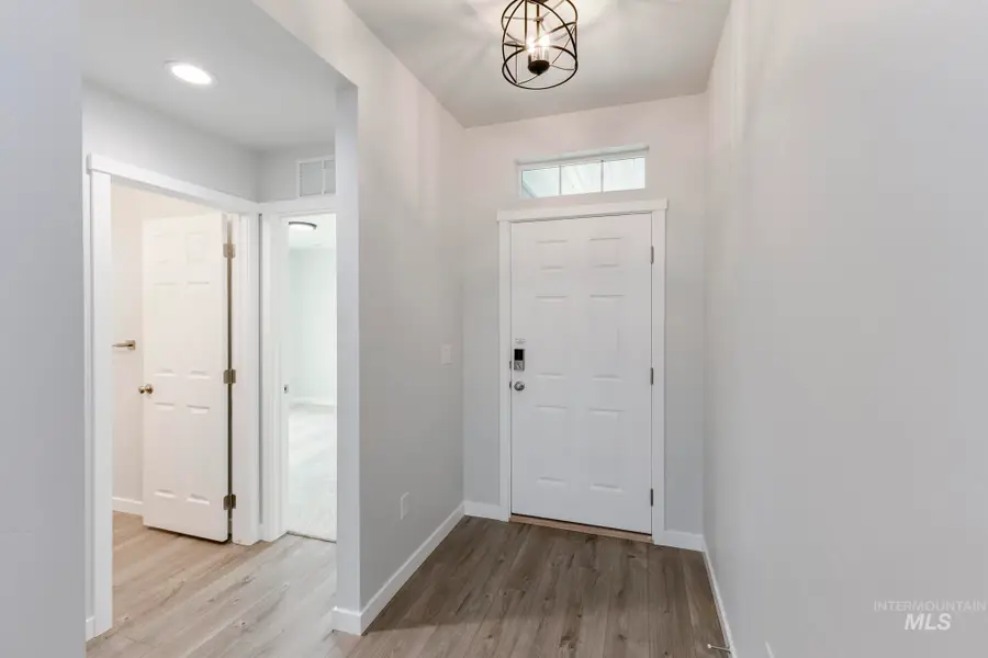 311 N Cranesbill Ave, Kuna, ID 83634 - Image #2