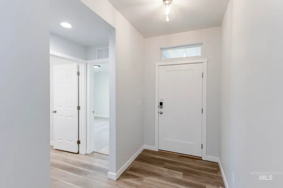 349 N Madrone Ave, Kuna, ID 83634 - Image #2