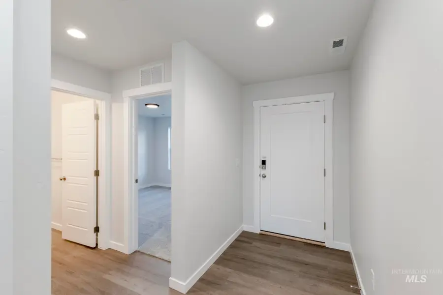 16718 Sentinel Ave, Caldwell, ID 83607 - Image #2