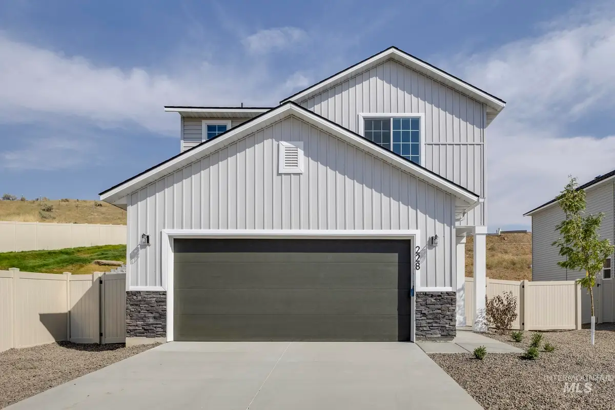 2462 W Fallon Lp, Nampa, ID 83651 - Image #1