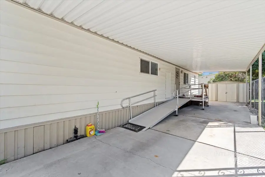 275 N Checola Cir, Boise, ID 83713 - Image #2