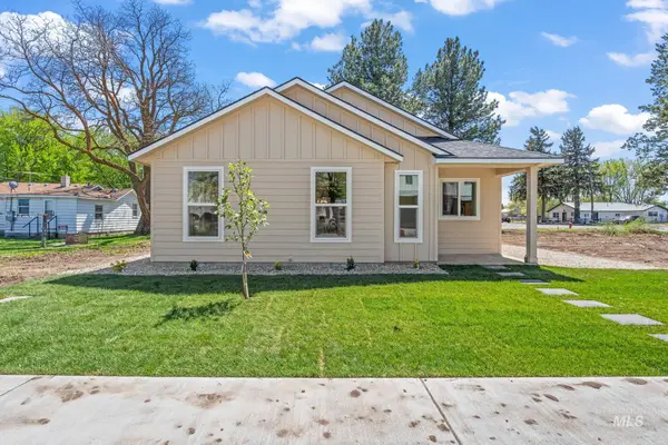 780 S 3rd St, Mountain Home, ID 83647