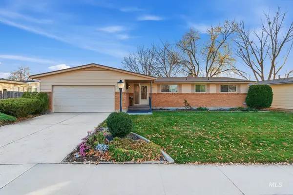 5621 W Centerbrook Dr, Boise, ID 83705