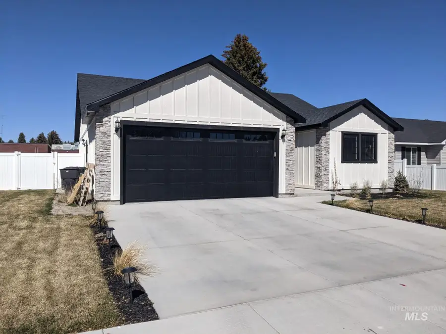 628 W 24th Street, Burley, ID 83350 - Image #2