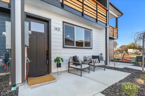 1439 N Bluffs Ridge Lane, Boise, ID 83704