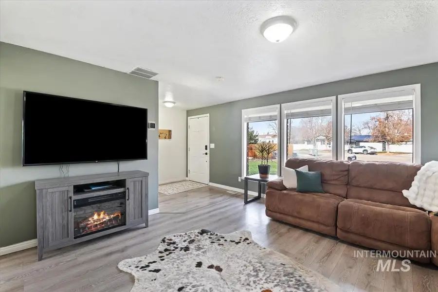 9101 W Dalton Pl, Boise, ID 83704 - Image #3