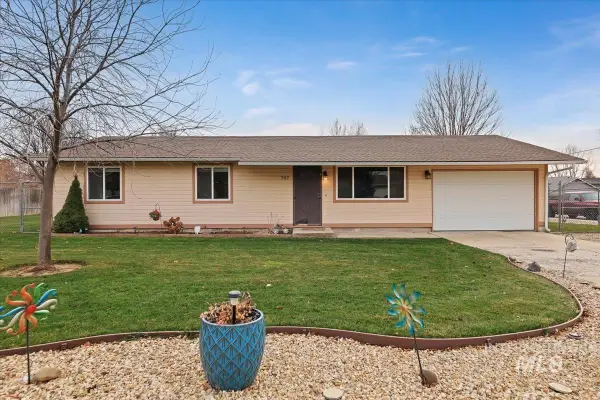 787 W Mendi Pl, Kuna, ID 83634