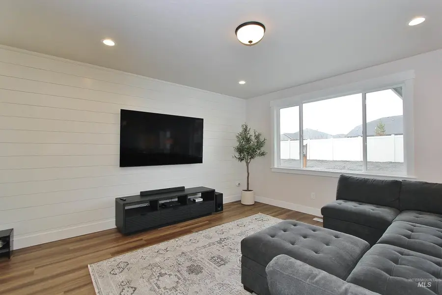 12682 W Teratai St, Star, ID 83669 - Image #2