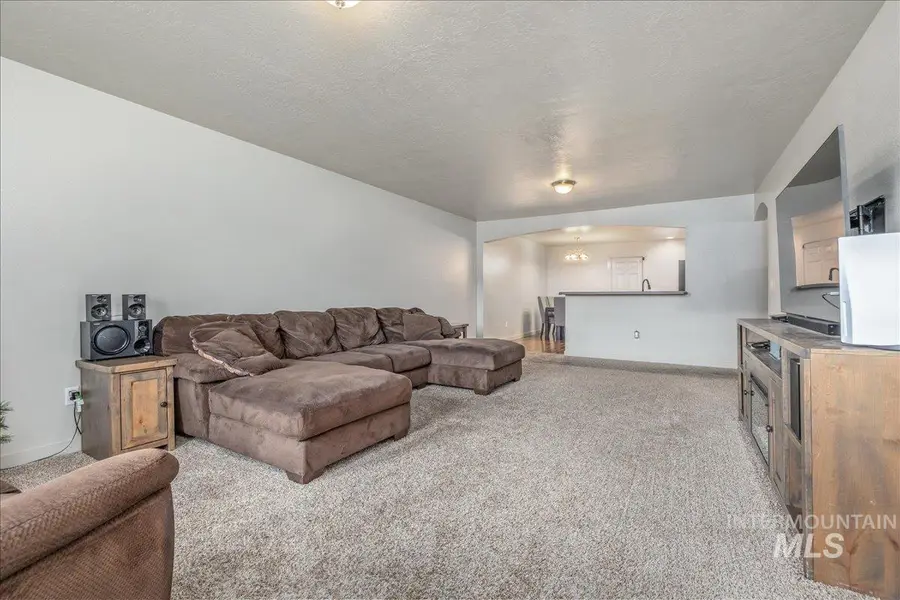 661 N Scotney Ave, Meridian, ID 83646 - Image #3