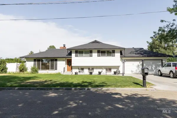 226 N 21st St, Payette, ID 83661