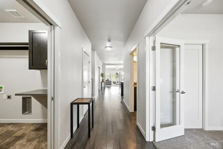 8025 S Red Cliff Ave, Boise, ID 83716 - Image #2