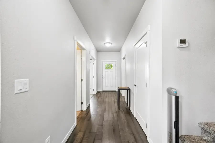 8025 S Red Cliff Ave, Boise, ID 83716 - Image #3