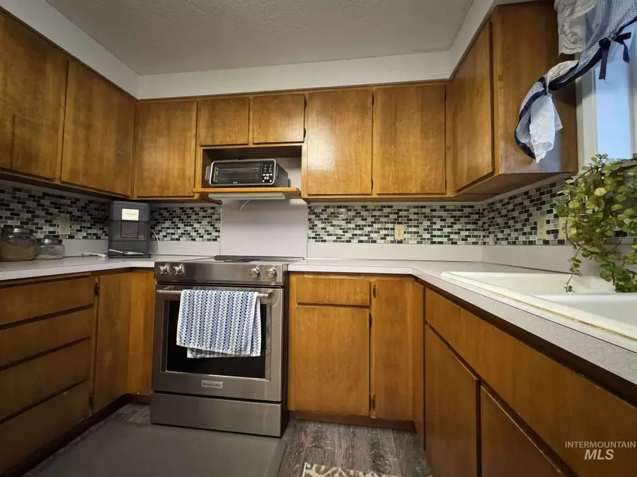 930 Preston Ave, Lewiston, ID 83501 - Image #3