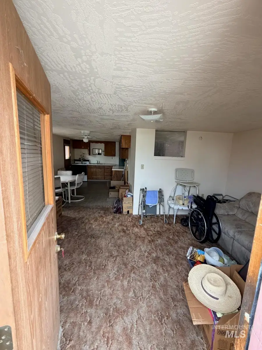 718 E Belmont St, Caldwell, ID 83605 - Image #2