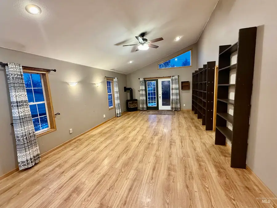 417 Maple St, Nezperce, ID 83543 - Image #3