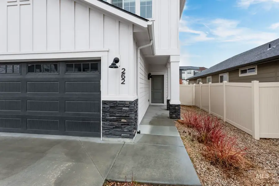 262 S Riggs Spring, Meridian, ID 83642 - Image #2