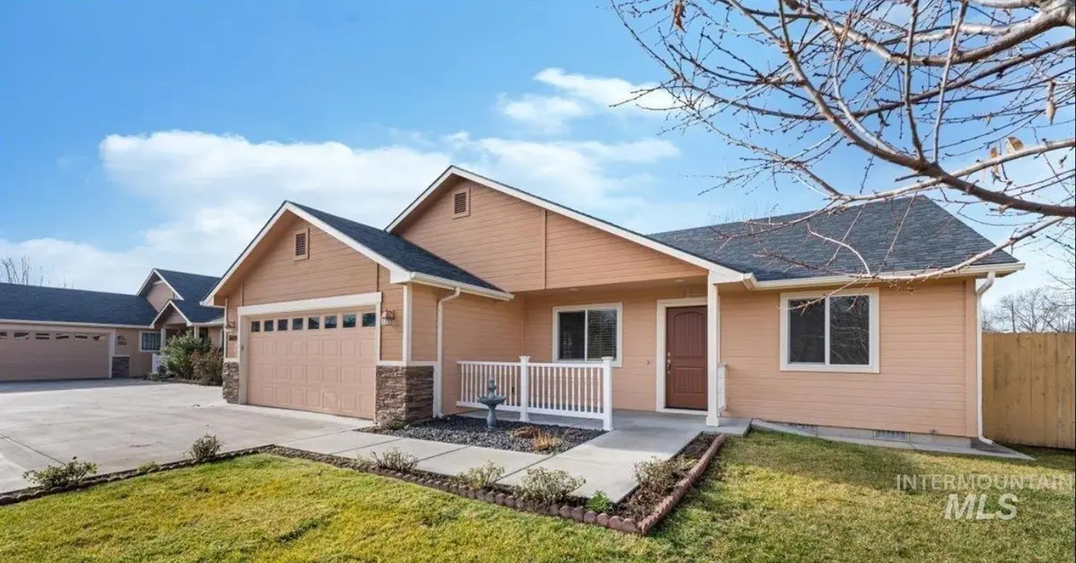 3889 N Maple Grove Rd, Boise, ID 83704 - Image #1