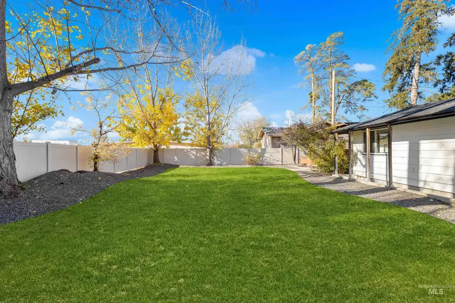 621 W Broadway Ave, Meridian, ID 83642 - Image #2