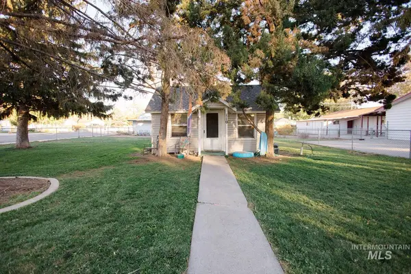 110 S 11th East, Mountain Home, ID 83647