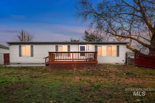 139 E South Slope Rd, Emmett, ID 83617