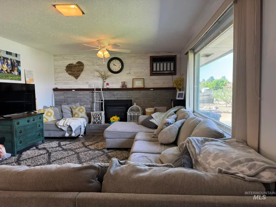 1410 California Street, Gooding, ID 83330 - Image #2