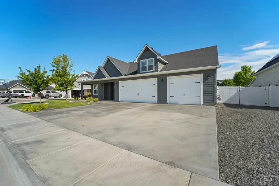 418 Fox Lantern Ct, Middleton, ID 83644 - Image #2