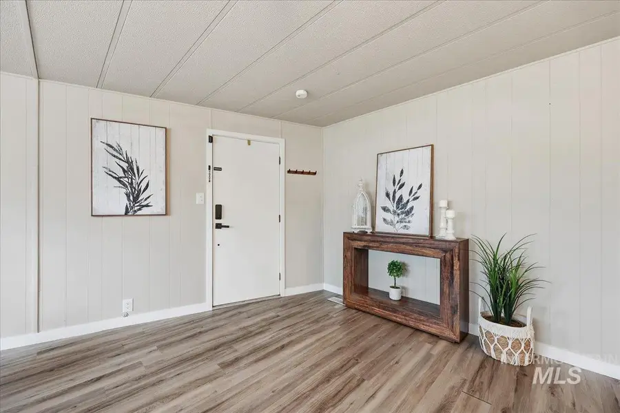 445 S Maple Grove Rd #15, Boise, ID 83709 - Image #2