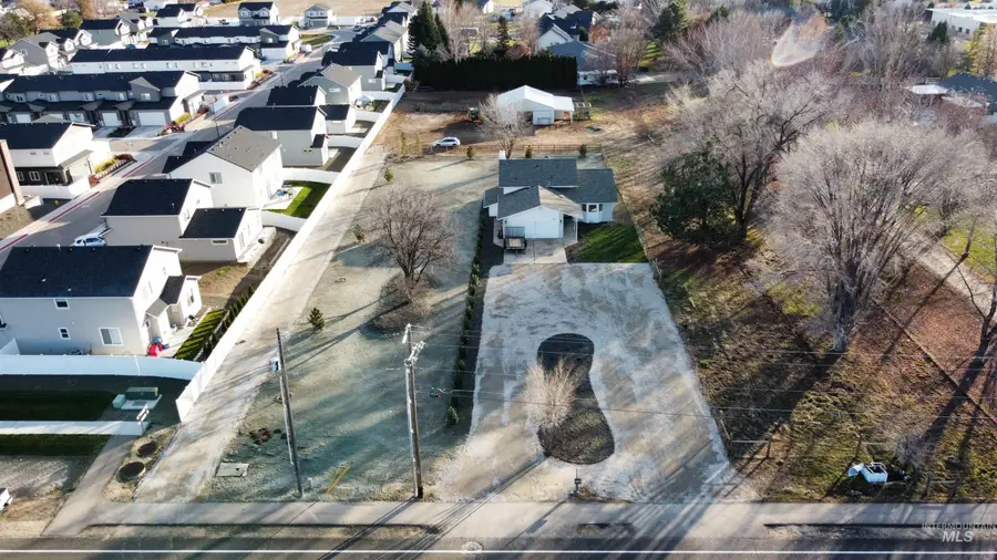 4907 Stamm Ln, Nampa, ID 83687 - Image #2