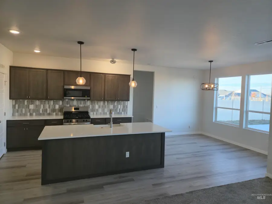 7092 W Grand Rapids Dr, Meridian, ID 83646 - Image #3