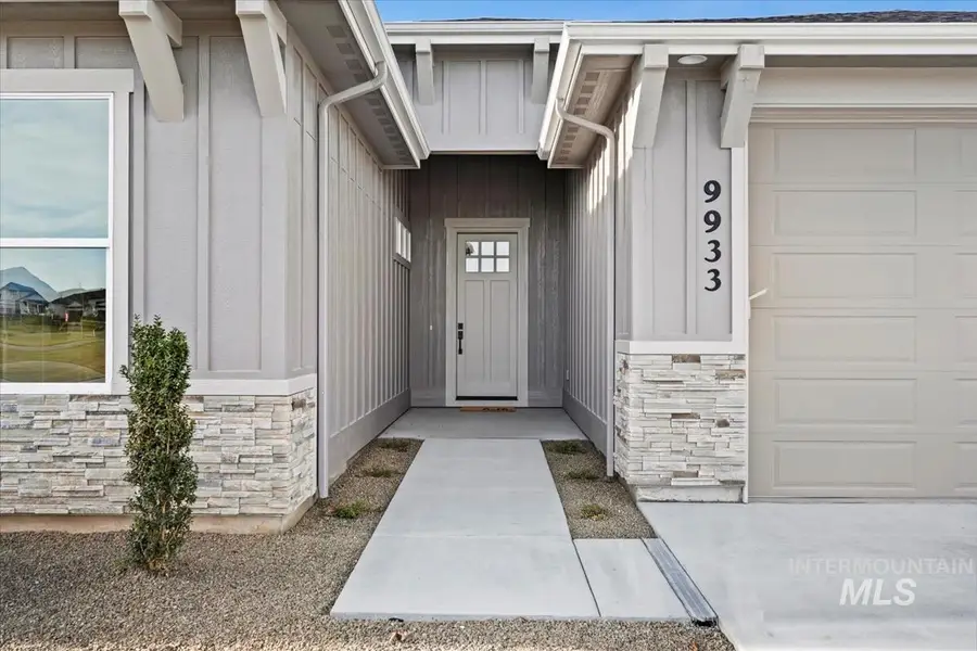 9933 S Peregrine Falcon Ave, Nampa, ID 83686 - Image #2