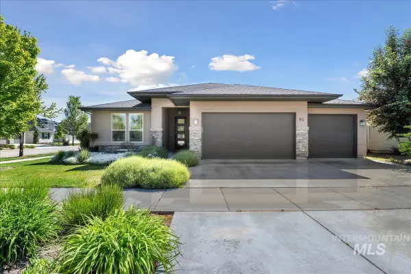 92 S Wildgrass Way, Star, ID 83669