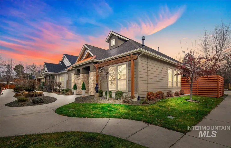 2453 N Birchgrove Ln, Boise, ID 83703 - Image #2