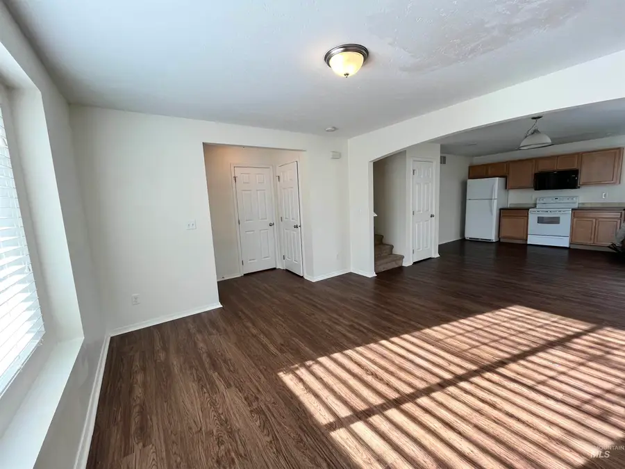 10062 W Rustica St, Boise, ID 83709 - Image #2