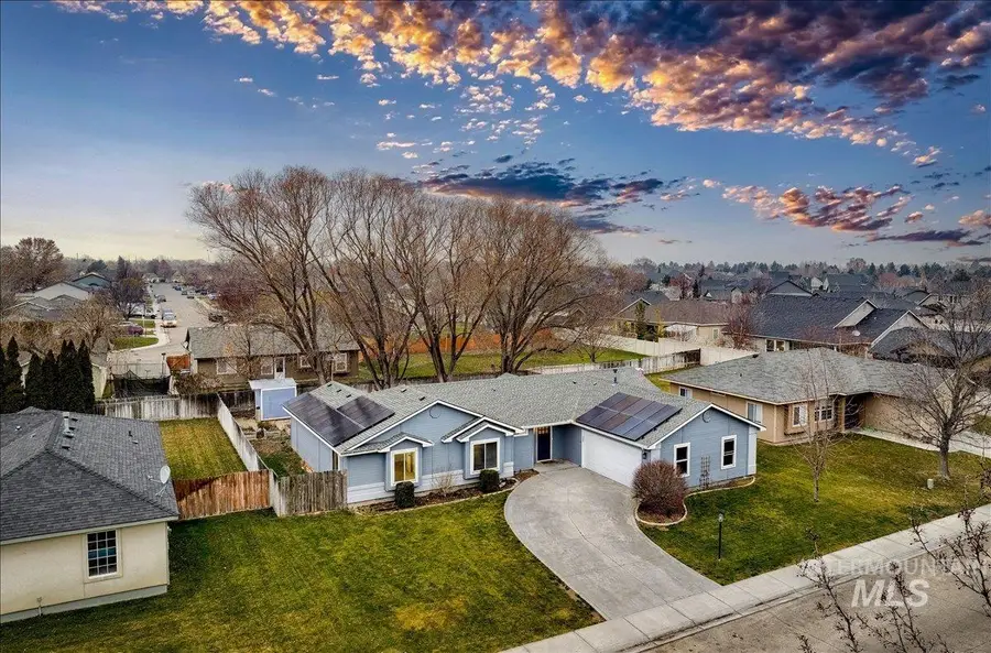 411 Hawthorne St, Nampa, ID 83686 - Image #2