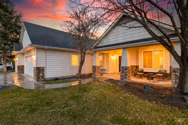 710 W Cedar Pointe Way, Nampa, ID 83686