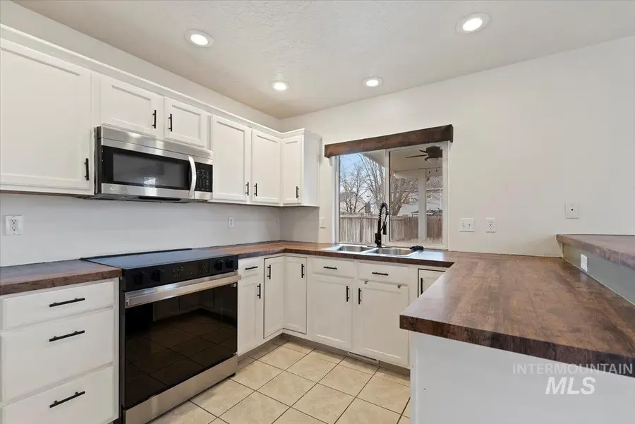 358 W Big Rack Street, Kuna, ID 83634 - Image #2