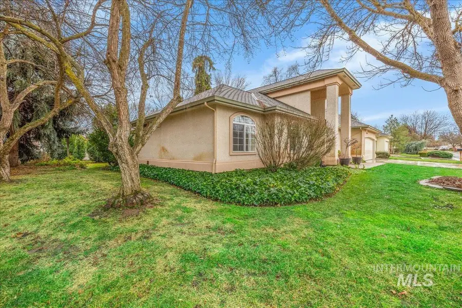 6160 N Fountain Ln, Garden City, ID 83714 - #3