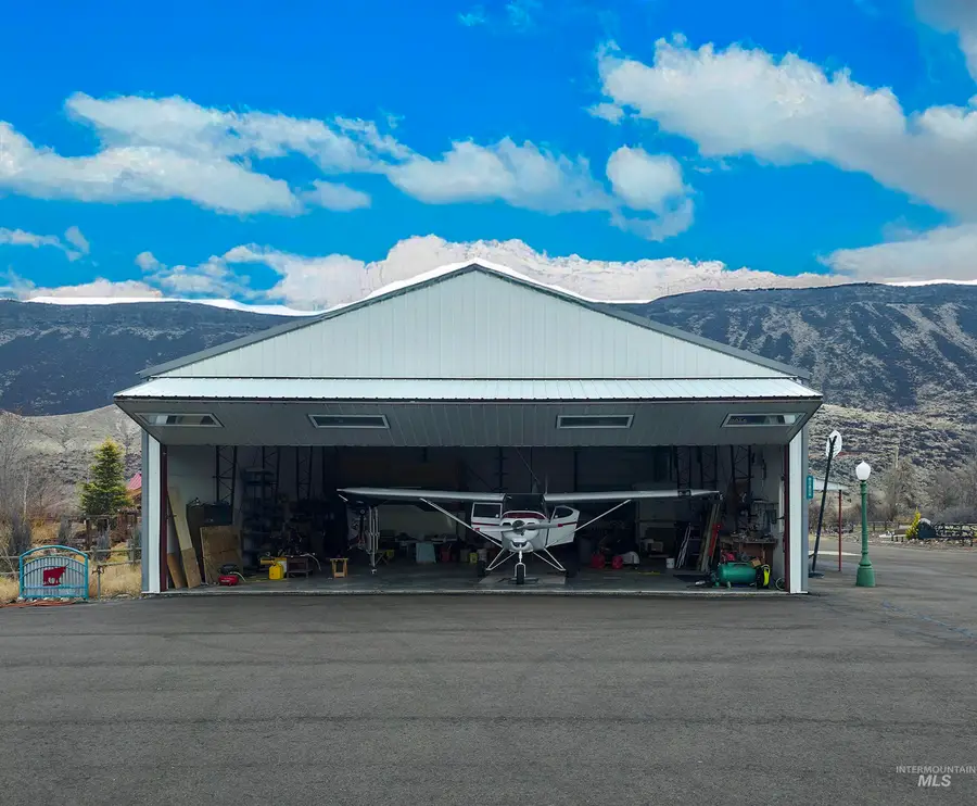 10142 Airpark Loop Rd, Melba, ID 83641 - Image #3