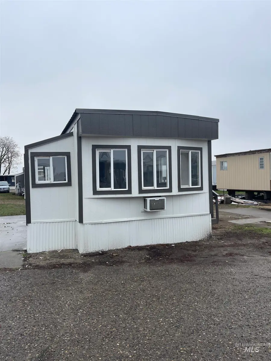 620 Chucker Dr #37, Ontario, OR 97914 - Image #2