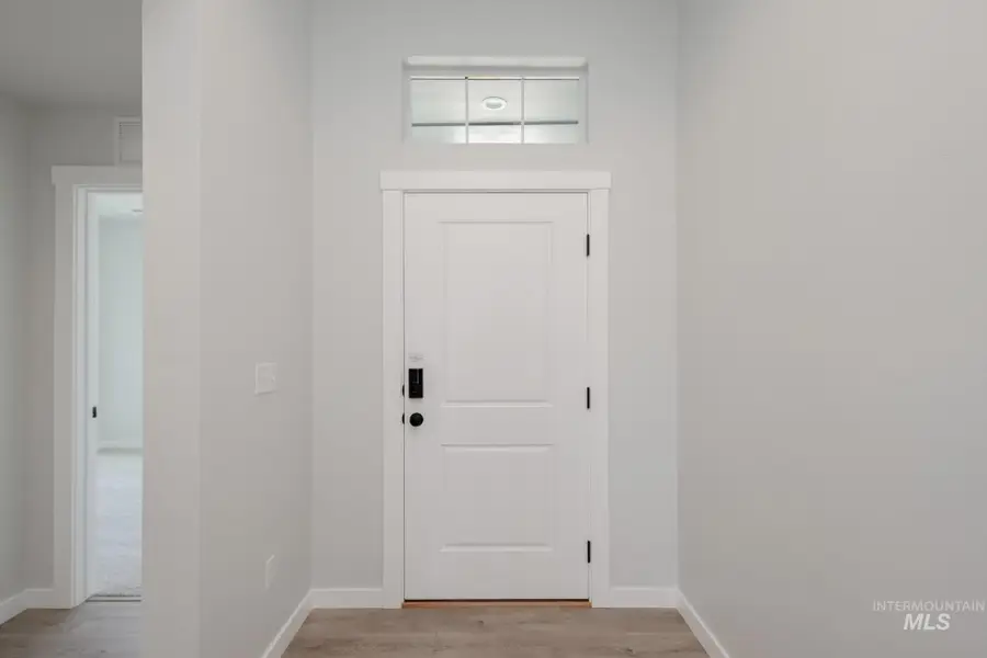 991 W Cub River Dr, Meridian, ID 83642 - Image #2