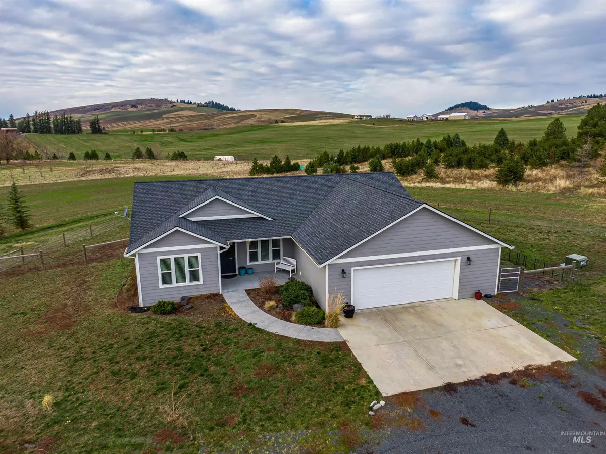 1009 Chaney Rd, Viola, ID 83872 - Image #1