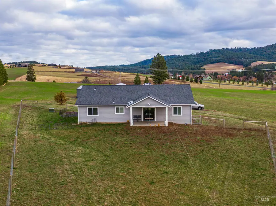 1009 Chaney Rd, Viola, ID 83872 - Image #2