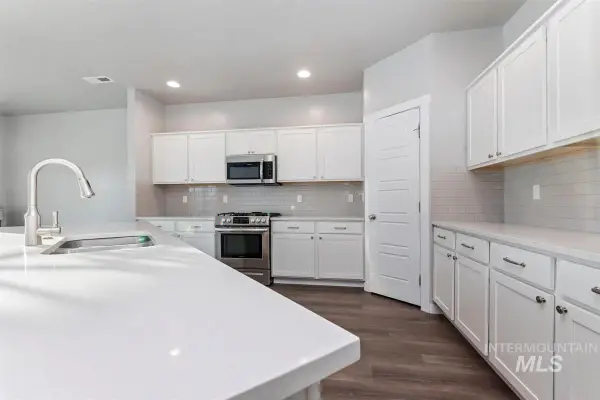 5900 S Sturgeon Way, Boise, ID 83709