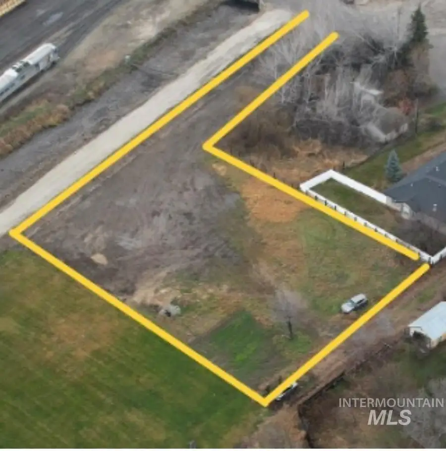 400 Walnut Ave, Emmett, ID 83617 - Image #2