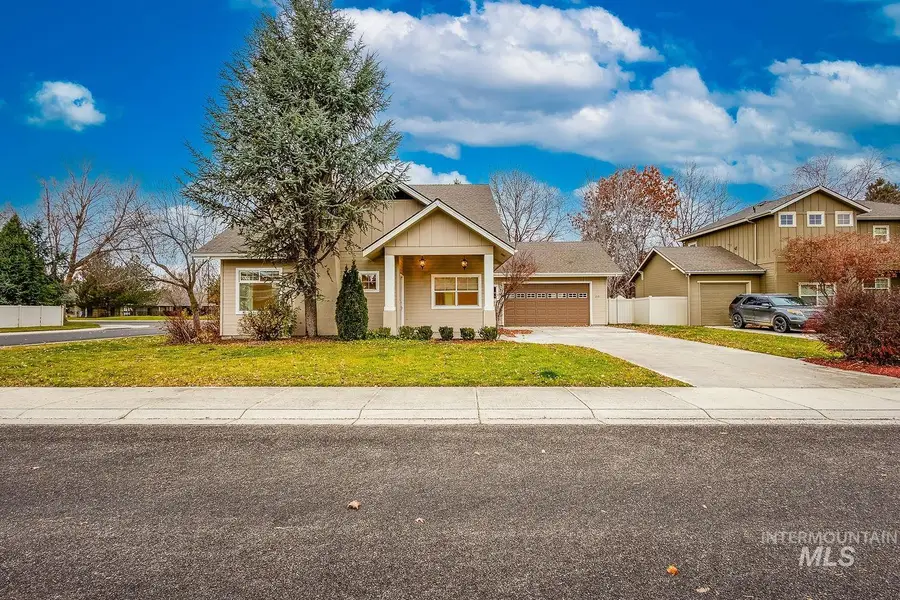 215 S Spring Lake Way, Star, ID 83669 - Image #2