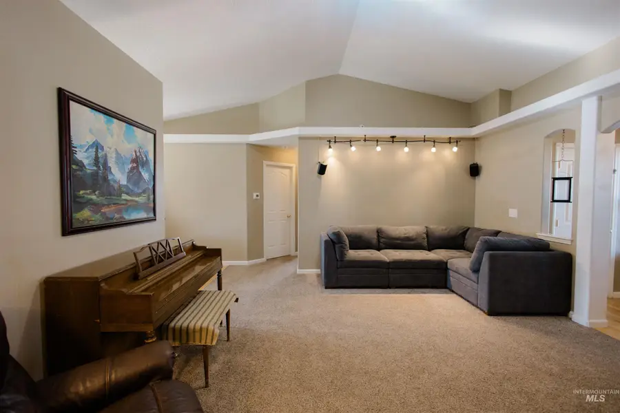 123 Waterloo St., Mountain Home, ID 83647 - Image #2