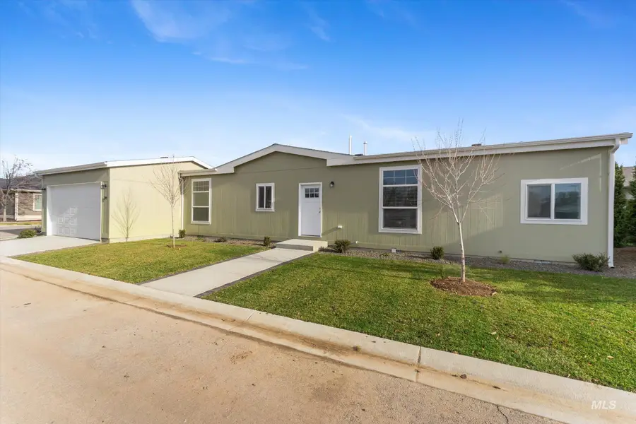 421 S Curtis Rd #34, Boise, ID 83705 - Image #2