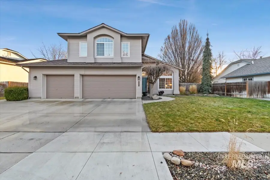 7701 W Bearcreek Ct, Boise, ID 83704 - Image #2