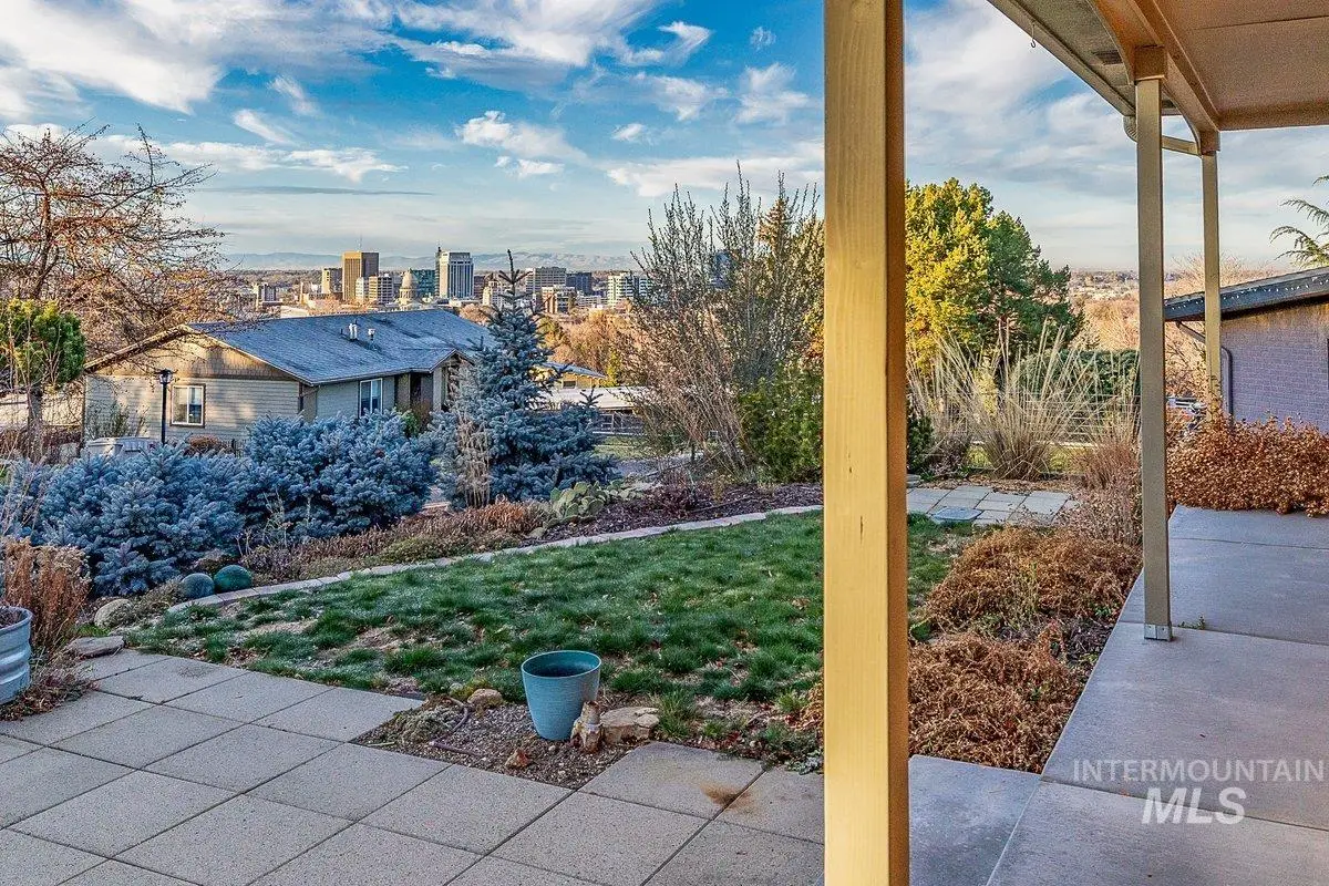 92 W Horizon Dr, Boise, ID 83702 - Image #1