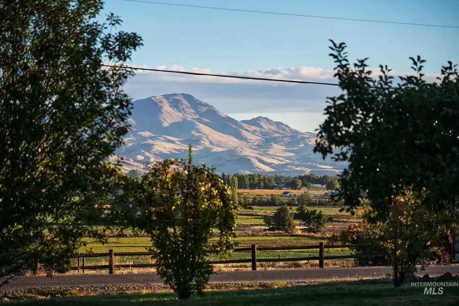 647 E South Slope, Emmett, ID 83617 - #2